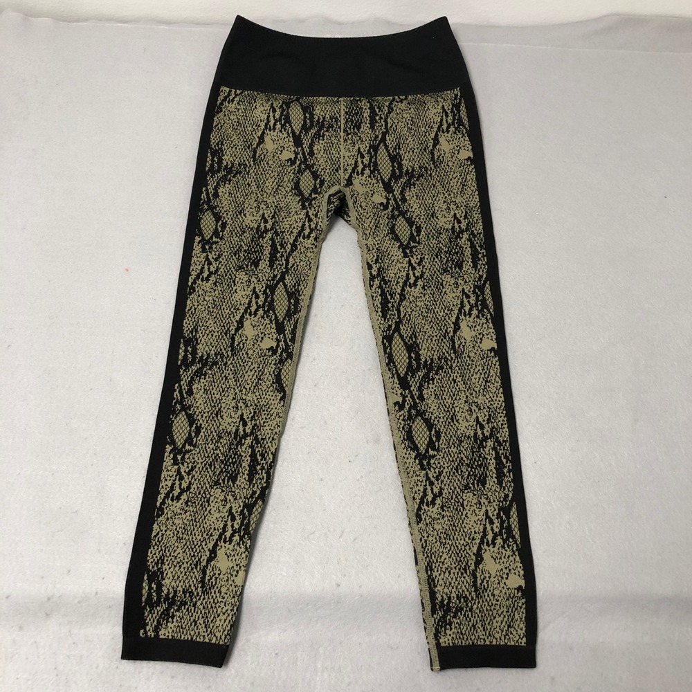 Beyond Yoga Sweaty Betty Under Armour Activewear Lot Womens Medium 10pc - Picture 7 of 14